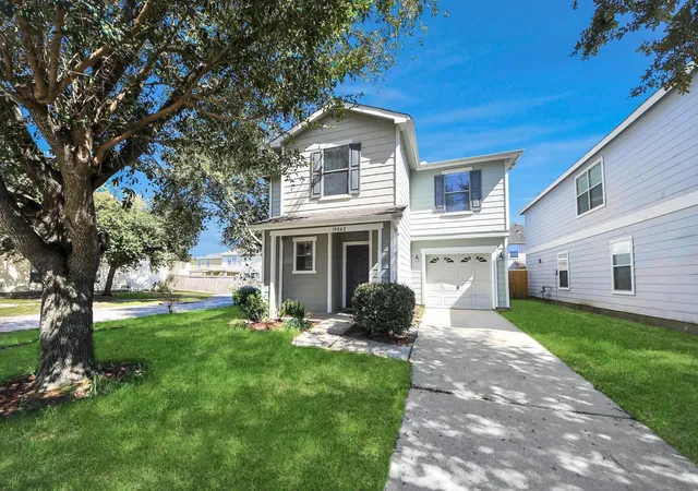 Photo 3 of Sale Pending at 19042 Remington Ml Dr, Houston, TX 77073 | MLS# 3500726 | Listing updated on 2026-08-20