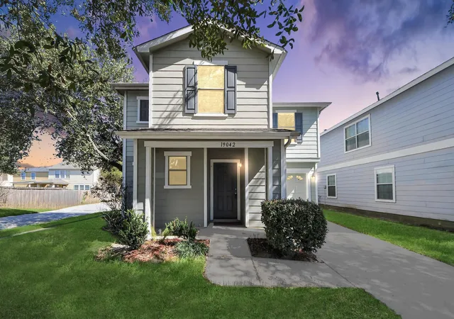 Photo 4 of Sale Pending at 19042 Remington Ml Dr, Houston, TX 77073 | MLS# 3500726 | Listing updated on 2026-08-20
