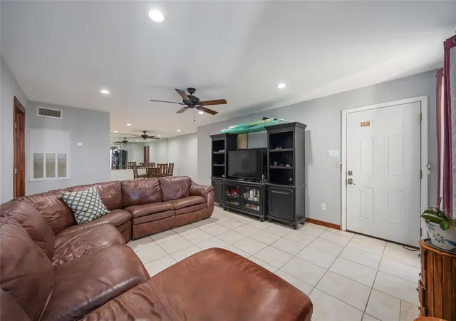 Photo 3 of Condo for sale at 7400 Bellerive Dr #1807, Houston, TX 77036 | MLS# 39531667 | Listing updated on 2026-02-19