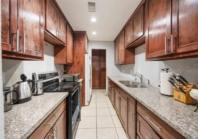 Photo 4 of Condo for sale at 7400 Bellerive Dr #1807, Houston, TX 77036 | MLS# 39531667 | Listing updated on 2026-02-19