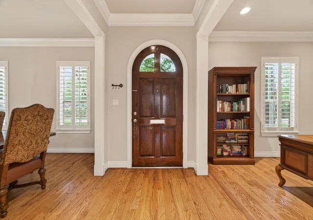 4th image of 10932 Lasso Ln, Houston, TX 77079 | MLS# 55311824