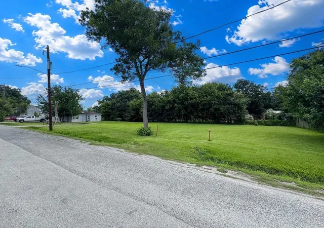 Photo 3 of Land for sale at 2825 Iola St, Houston, TX 77017 | MLS# 72168075 | Listing updated on 2026-06-25