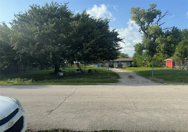 image of 763 Junell St, Houston, TX 77088 | MLS# 62079025