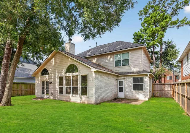 Photo 2 of Sale Pending at 19038 Runners Ln, Humble, TX 77346 | MLS# 10349615 | Listing updated on 2026-08-20