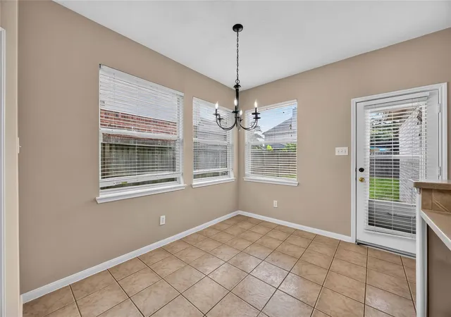 Photo 4 of Sale Pending at 19038 Runners Ln, Humble, TX 77346 | MLS# 10349615 | Listing updated on 2026-08-20