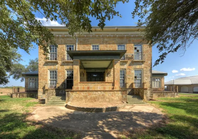 Photo 1 of Single family home for sale at 6887 Von Ormy Rd, Von Ormy, TX 78073 | MLS# 98299470 | Listing updated on 2026-07-13