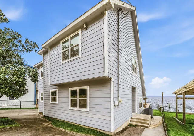 3rd image of 121 Panther, Onalaska, TX 77360 | MLS# 86504398