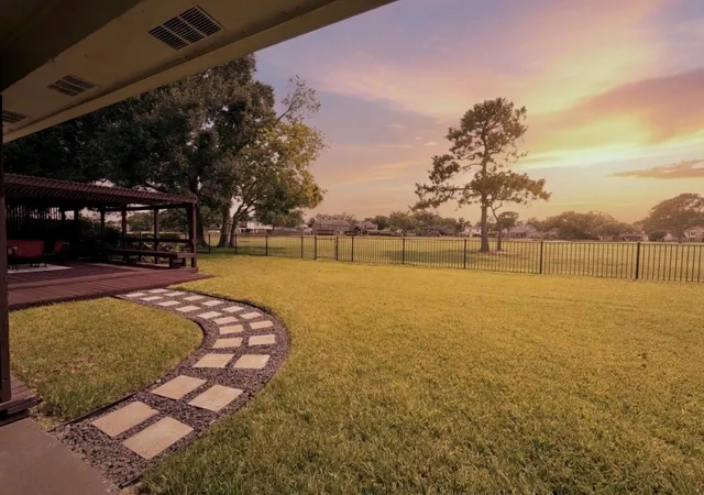 Single family home for sale at 7215 Creek Crst Dr, Houston, TX 77095 | MLS# 10068104 | Listing updated on 2026-07-19