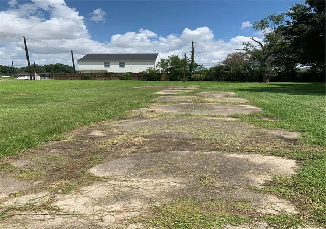 Photo 4 of Sale Pending at 0 Wilmington St, Houston, TX 77033 | MLS# 89260225 | Listing updated on 2026-09-21