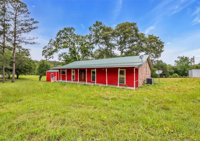 Homes for sale in New Waverly, TX | 112 Little Rd #A, New Waverly, TX 77358 | MLS# 76608197