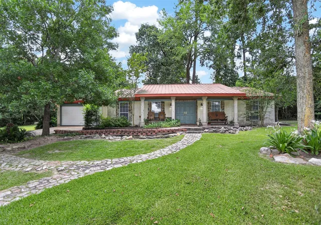 Photo 1 of Sale Pending at 3837 Summer Ln, Huntsville, TX 77340 | MLS# 17399981 | Listing updated on 2026-08-24