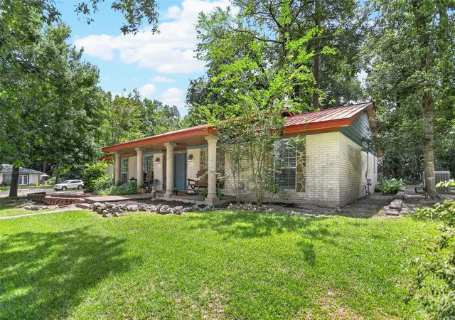 Photo 2 of Sale Pending at 3837 Summer Ln, Huntsville, TX 77340 | MLS# 17399981 | Listing updated on 2026-08-24