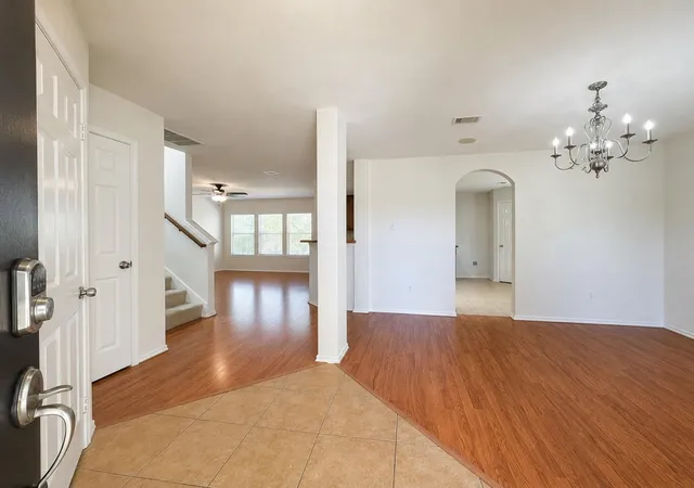 2nd image of 13 Sunnyvale Ln, Manvel, TX 77578 | MLS# 73287496