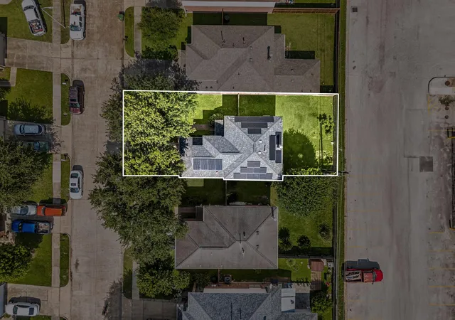2nd image of 11715 Evesborough Dr, Houston, TX 77099 | MLS# 21856224