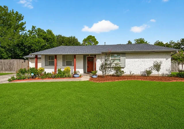 1st image of 11126 Cedarhurst Dr, Houston, TX 77096 | MLS# 5266835