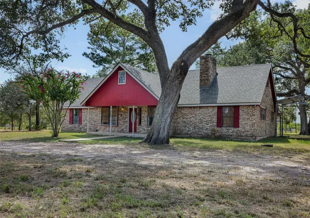 2nd image of 1107 County Road 151, Columbus, TX 78934 | MLS# 80592379