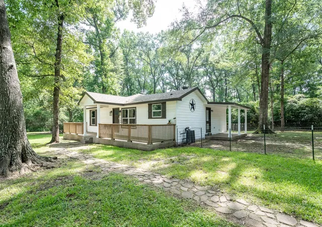 3rd image of 168 Bush St, Livingston, TX 77351 | MLS# 85981872