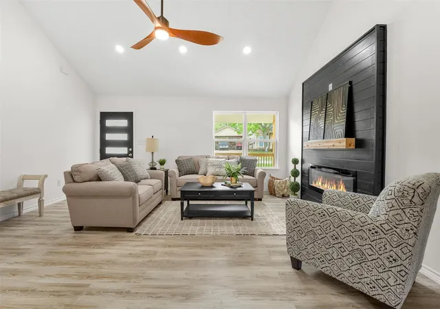 4th image of 90 Coolcrest Dr, Pointblank, TX 77364 | MLS# 36521377