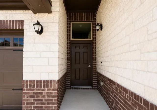 Photo 3 of Sale Pending at 15515 Amber Manor Ln, Houston, TX 77044 | MLS# 11332277 | Listing updated on 2026-09-19