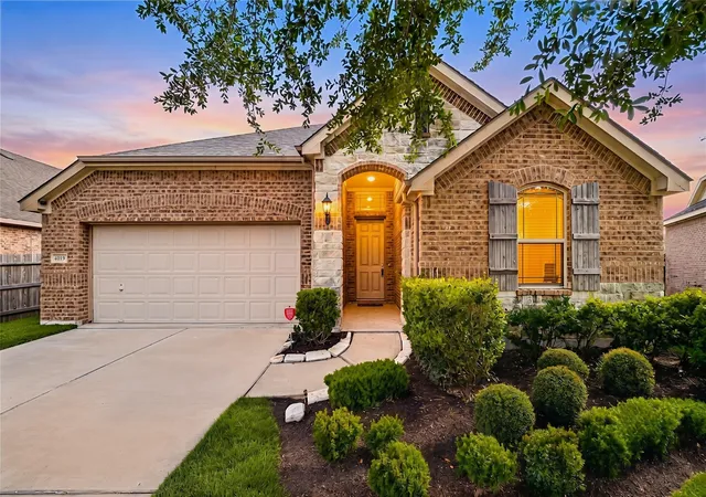 1st image of 6200 Glenn Hills Ln, League City, TX 77573 | MLS# 68513507
