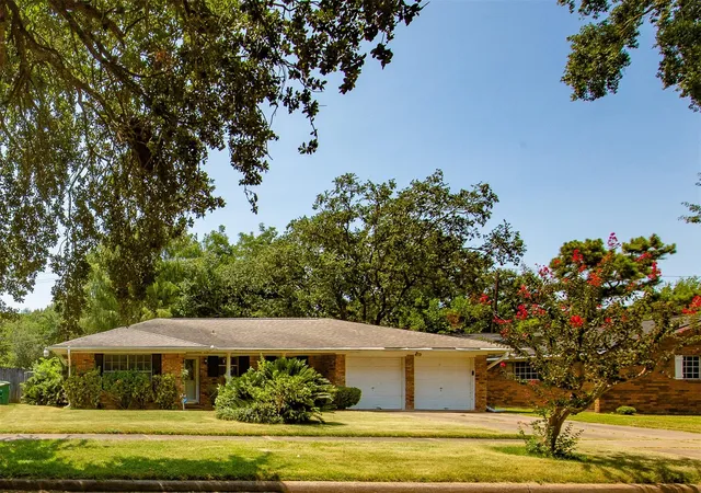 Photo 1 of Single family home for sale at 10714 Ballantine St, Houston, TX 77075 | MLS# 49862292 | Listing updated on 2026-09-09