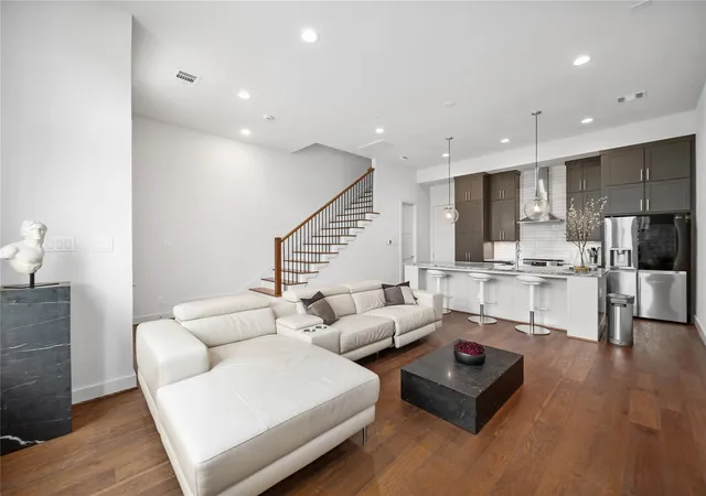 3rd image of 2408 Gray St, Houston, TX 77003 | MLS# 42460500