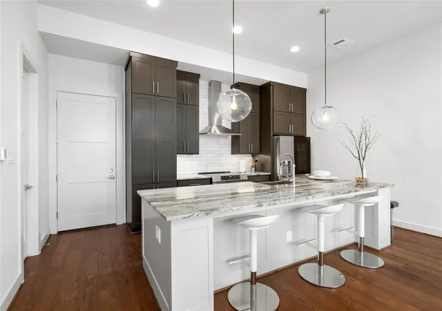5th image of 2408 Gray St, Houston, TX 77003 | MLS# 42460500