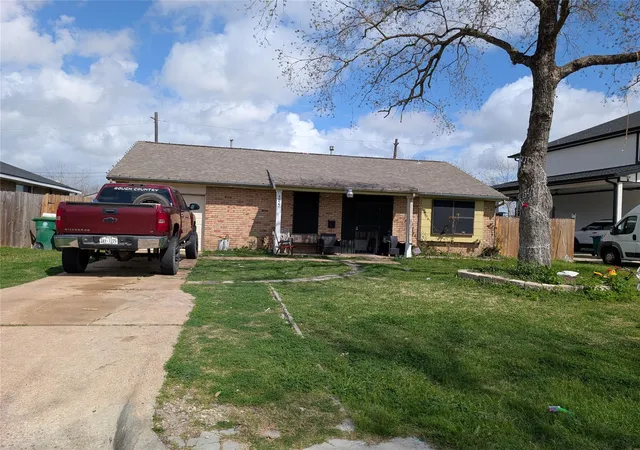 1st image of 4822 Dalmatian Dr, Houston, TX 77045 | MLS# 10370400