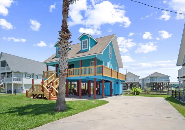 Homes for sale in Crystal Beach, TX | 1984 Matt Dr, Crystal Beach, TX 77650 | MLS# 13171037