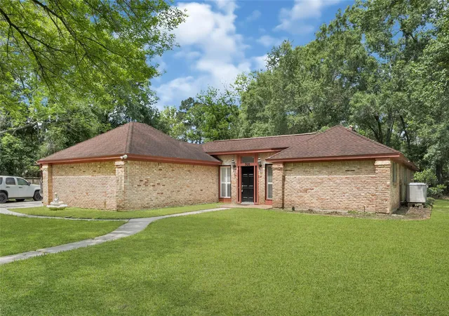 2nd image of 705 Holly Springs Ct, Conroe, TX 77302 | MLS# 56775271