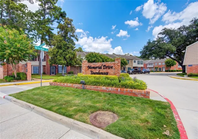 2nd image of 12710 Huntingwick Dr, Houston, TX 77024 | MLS# 82397368