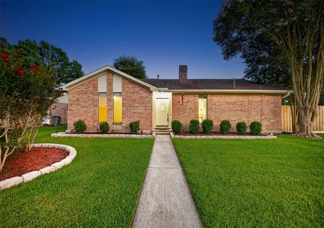 Homes for sale in Houston, TX | 9902 Sageaspen Ln, Houston, TX 77089 | MLS# 37411527