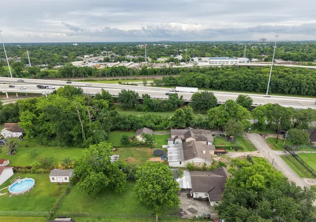 2nd image of 1213 Post St, Houston, TX 77022 | MLS# 10078051