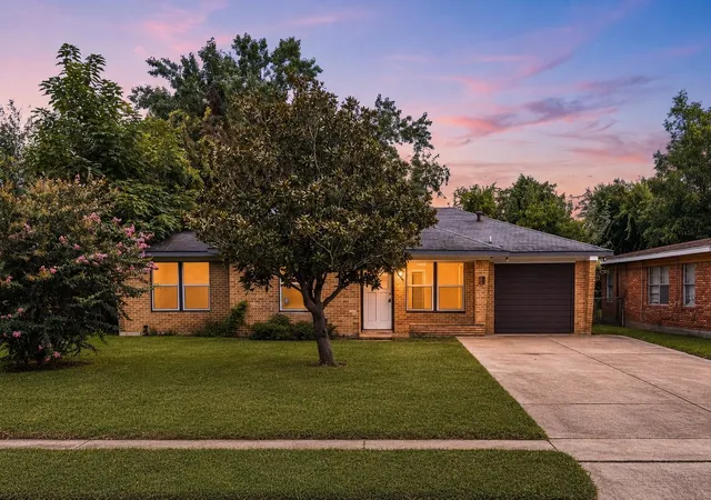 Photo 1 of Single family home for sale at 442 Glenburnie Dr, Houston, TX 77022 | MLS# 59895840 | Listing updated on 2026-08-24