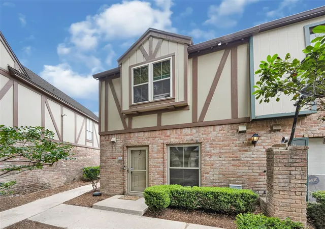 2nd image of 14703 Barryknoll Ln #23, Houston, TX 77079 | MLS# 63900486