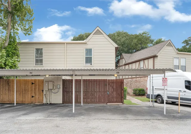 5th image of 14703 Barryknoll Ln #23, Houston, TX 77079 | MLS# 63900486