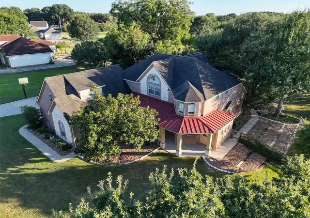 Photo 3 of Single family home for sale at 211 Brazos Hl Ln, Sealy, TX 77474 | MLS# 73679012 | Listing updated on 2026-08-27