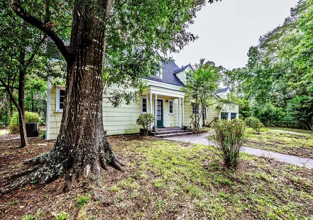 2nd image of 1505 20th St, Huntsville, TX 77340 | MLS# 58963685