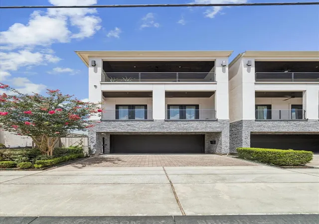 Photo 1 of Single family home for sale at 209 Malone St, Houston, TX 77007 | MLS# 37953689 | Listing updated on 2026-07-31