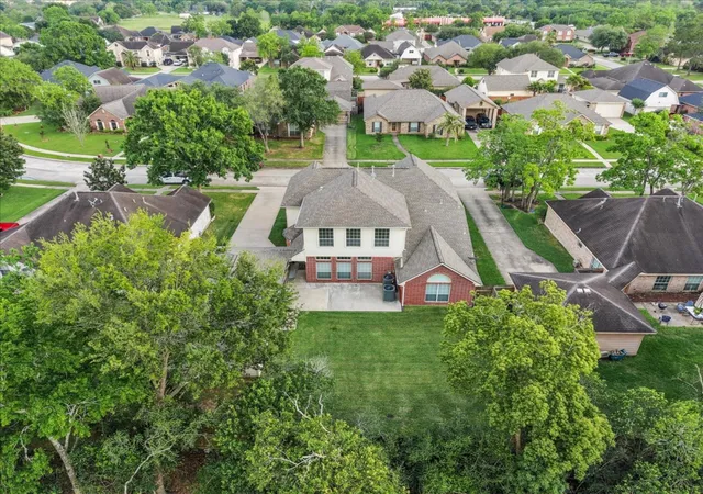 Photo 4 of Single family home for sale at 2112 Indian Blanket Dr, League City, TX 77573 | MLS# 98741683 | Listing updated on 2026-09-16