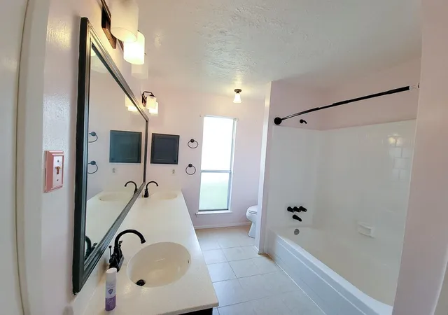 Photo 4 of Single family home for sale at 3430 Hombly Rd, Houston, TX 77066 | MLS# 64544635 | Listing updated on 2026-09-08