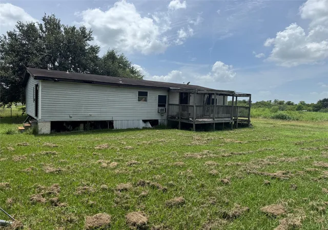 2nd image of 809 Campbell Rd, Eagle Lake, TX 77434 | MLS# 37729960