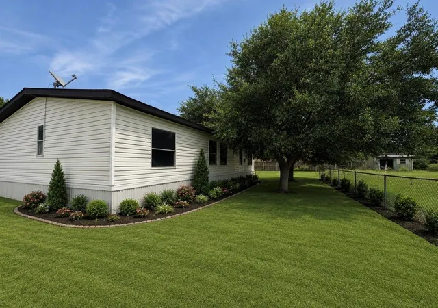 3rd image of 809 Campbell Rd, Eagle Lake, TX 77434 | MLS# 37729960