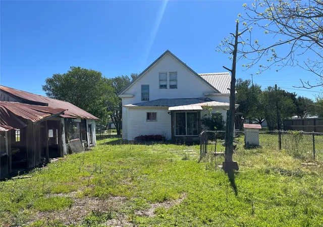 Homes for sale in New Ulm, TX | 223 Walnut St, New Ulm, TX 78950 | MLS# 19607469
