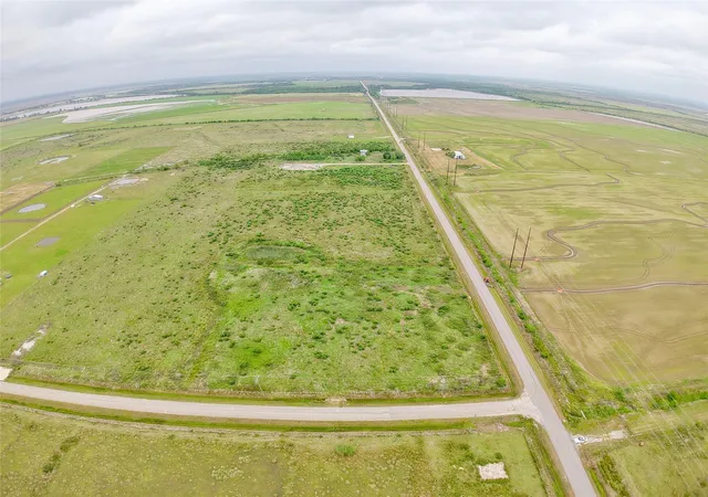 Homes for sale in Winnie, TX | 9224 Todd Rd, Winnie, TX 77665 | MLS# 89675112