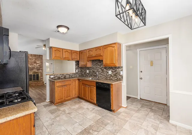 Photo 4 of Single family home for sale at 2751 Longleaf Pines Dr, Houston, TX 77339 | MLS# 47519368 | Listing updated on 2026-09-18