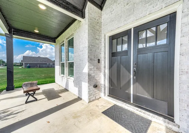 Photo 3 of Single family home for sale at 800 Greystone Ln, Angleton, TX 77515 | MLS# 59488295 | Listing updated on 2026-07-19