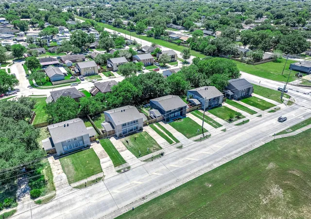 Photo 3 of Multi family home for sale at 4614 W & 4616 Orange St, Pearland, TX 77581 | MLS# 7692715 | Listing updated on 2026-09-11