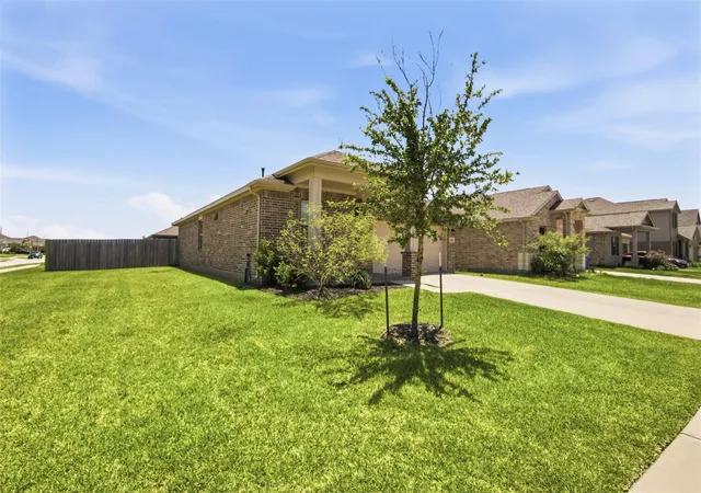 Photo 3 of Sale Pending at 8438 Baywatch Cir, Baytown, TX 77523 | MLS# 88241265 | Listing updated on 2026-10-11