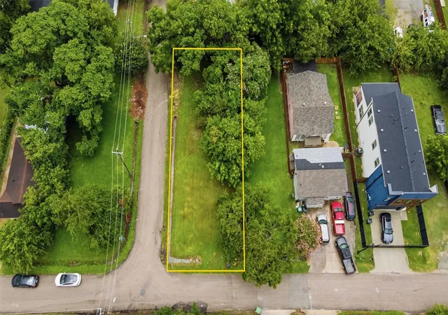Photo 1 of Land for sale at 842 E 40th Street, Houston, TX 77022 | MLS# 80834679 | Listing updated on 2026-08-06